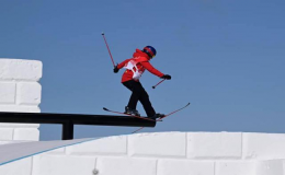 谷爱凌晋级女子自由滑雪坡面障碍技巧决赛