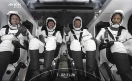 美国“龙”飞船首次携“全私人”宇航团队前往国际空间站