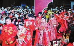 南安12对新人集体婚礼倡新风