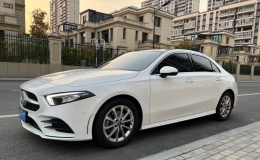 奔驰a200新款多少钱，奔驰a200新车报价2023款图片